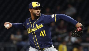 Rangers sign World Series champion pitcher after Diamondbacks release