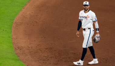 Astros shortstop Carlos Correa reportedly out indefinitely with ankle injury suffered in warmups before win over Dodgers