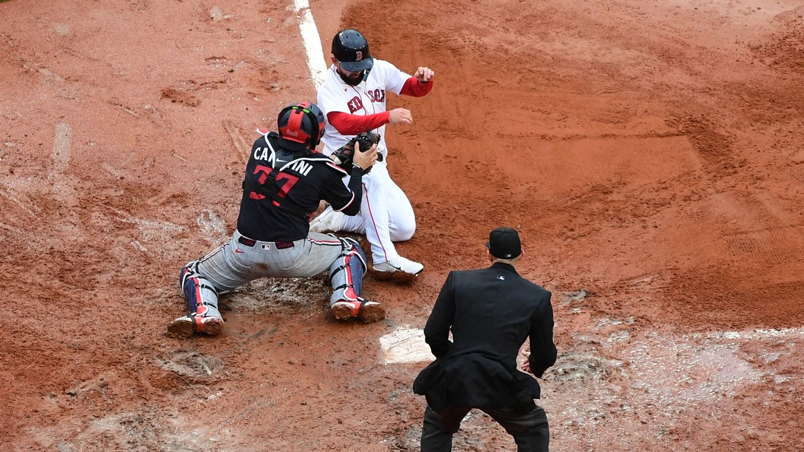 Red Sox blow late lead in 6-5 loss to Twins, swept at Fenway