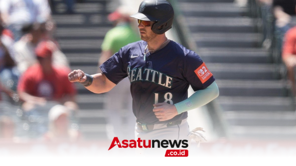 Seattle Mariners Host San Diego Padres to Open Series