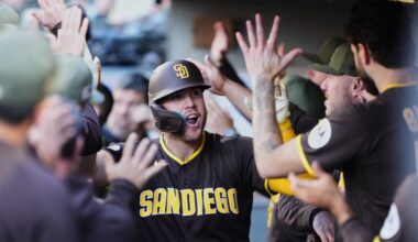 In Giolito's debut, Padres complete sweep of Mariners