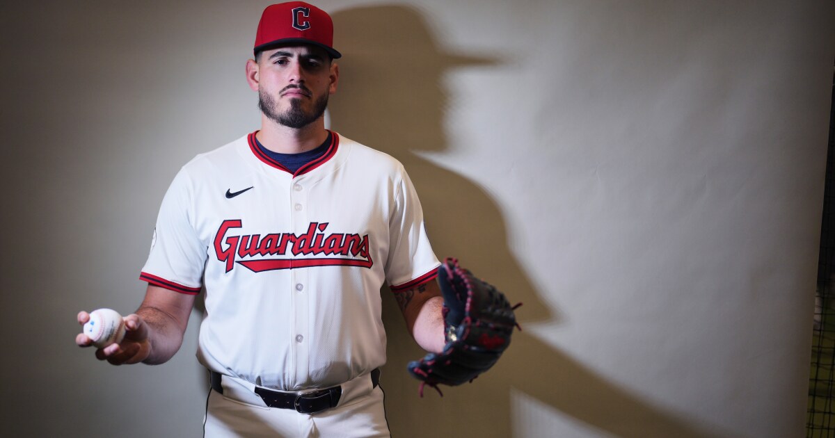 Guardians promote pitcher Franco Aleman
