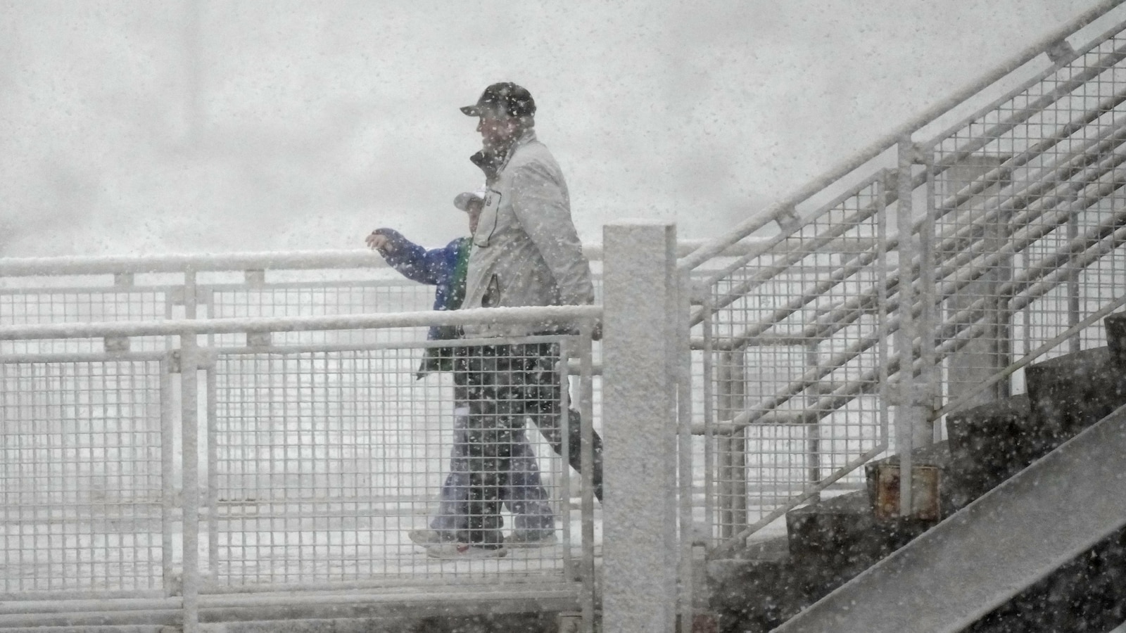 A late spring snowstorm slams Colorado, closing schools and disrupting commuters