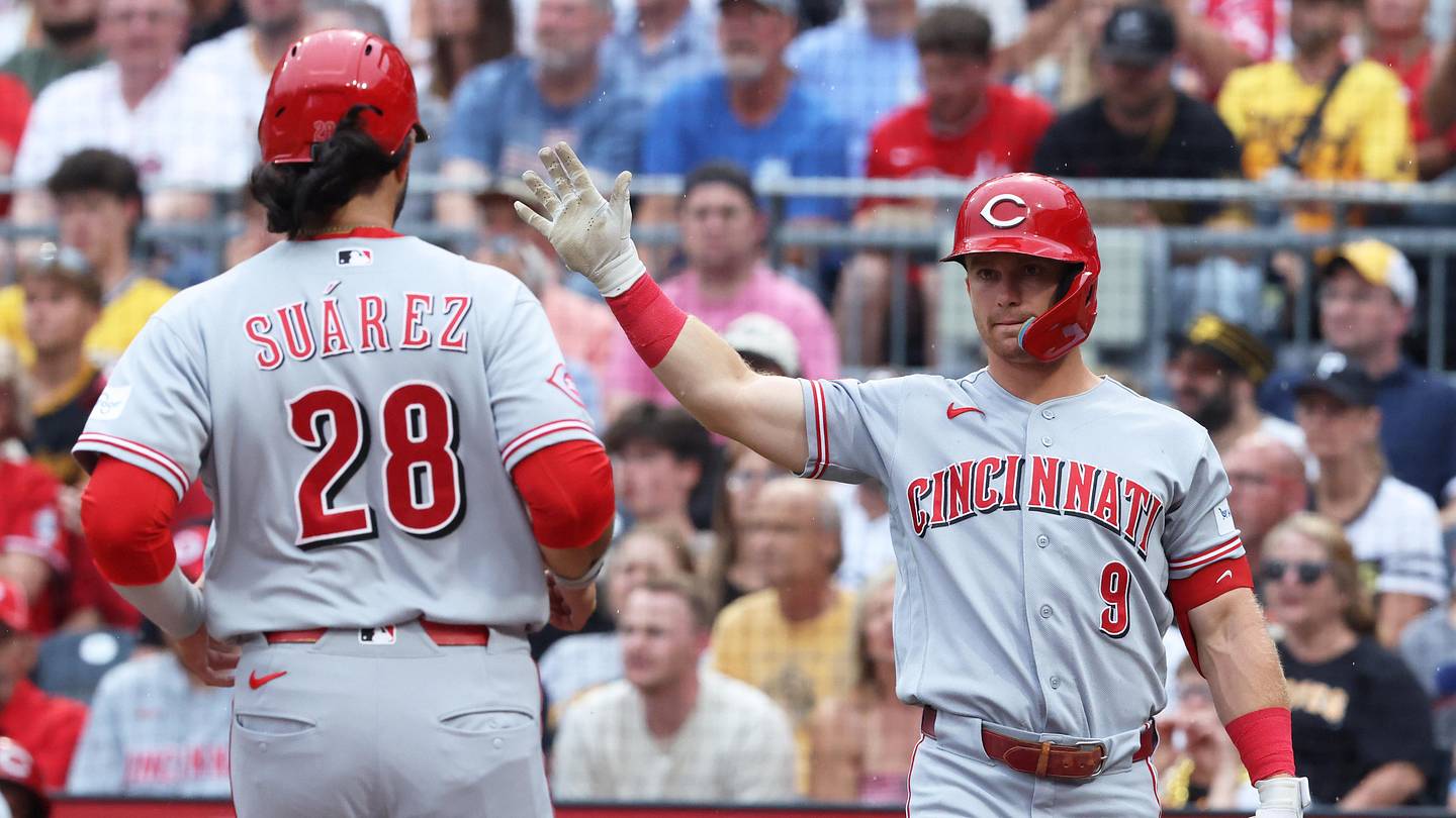 Suárez's Three-Run Home Run Lifts Reds to 9-7 Win in Rainy Conditions vs. Pirates