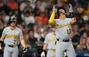 Pirates power past Astros for 4th Sstraight win