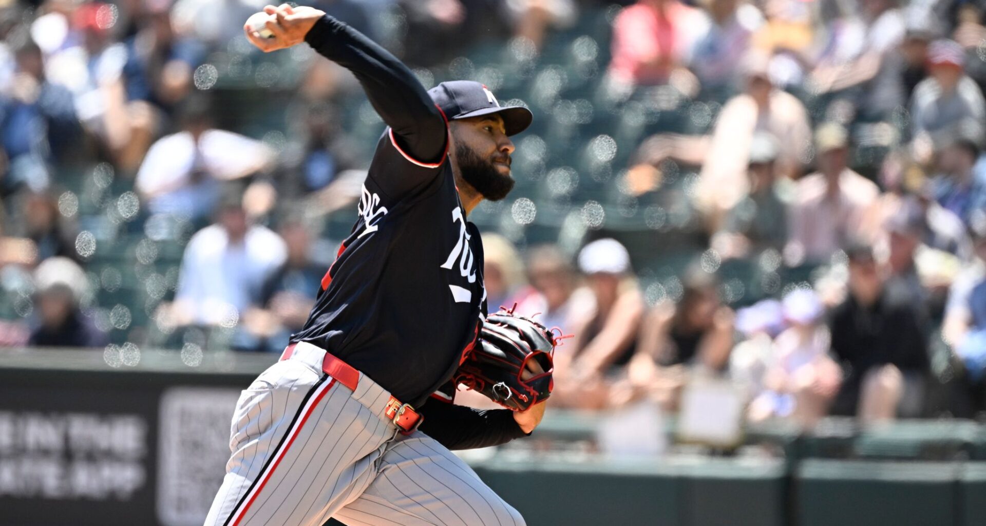 Blue Jays acquire right-hander Simeon Woods Richardson from Twins for cash