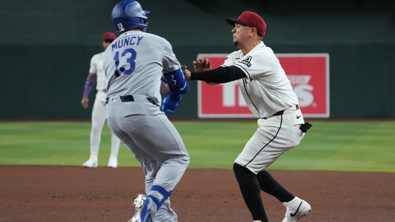 Ketel Marte hits solo homer in 9th, Diamondbacks rally after scary collision to beat Dodgers 3-2