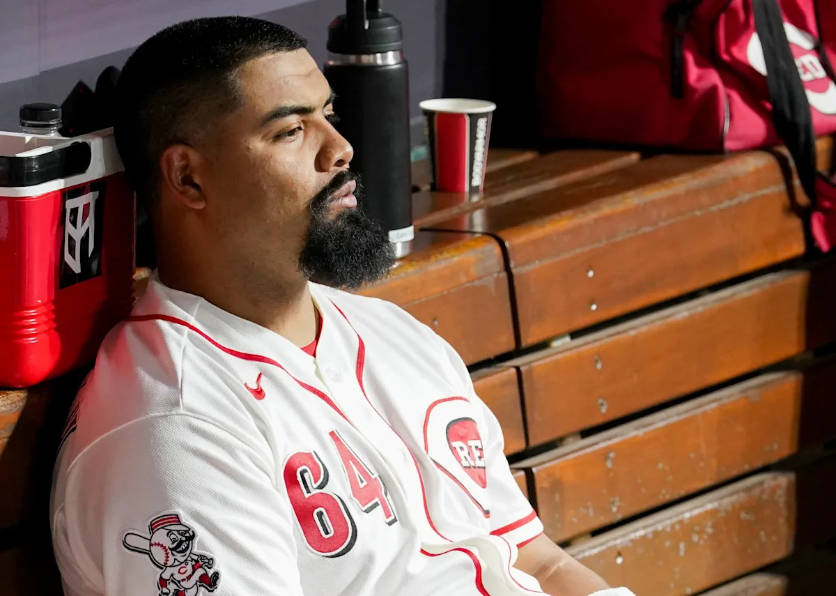 Tony Santillan's 'in and out' breaking pitch key to his Reds struggles