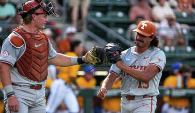 Texas baseball vs Oregon game score: NCAA Tournament live updates