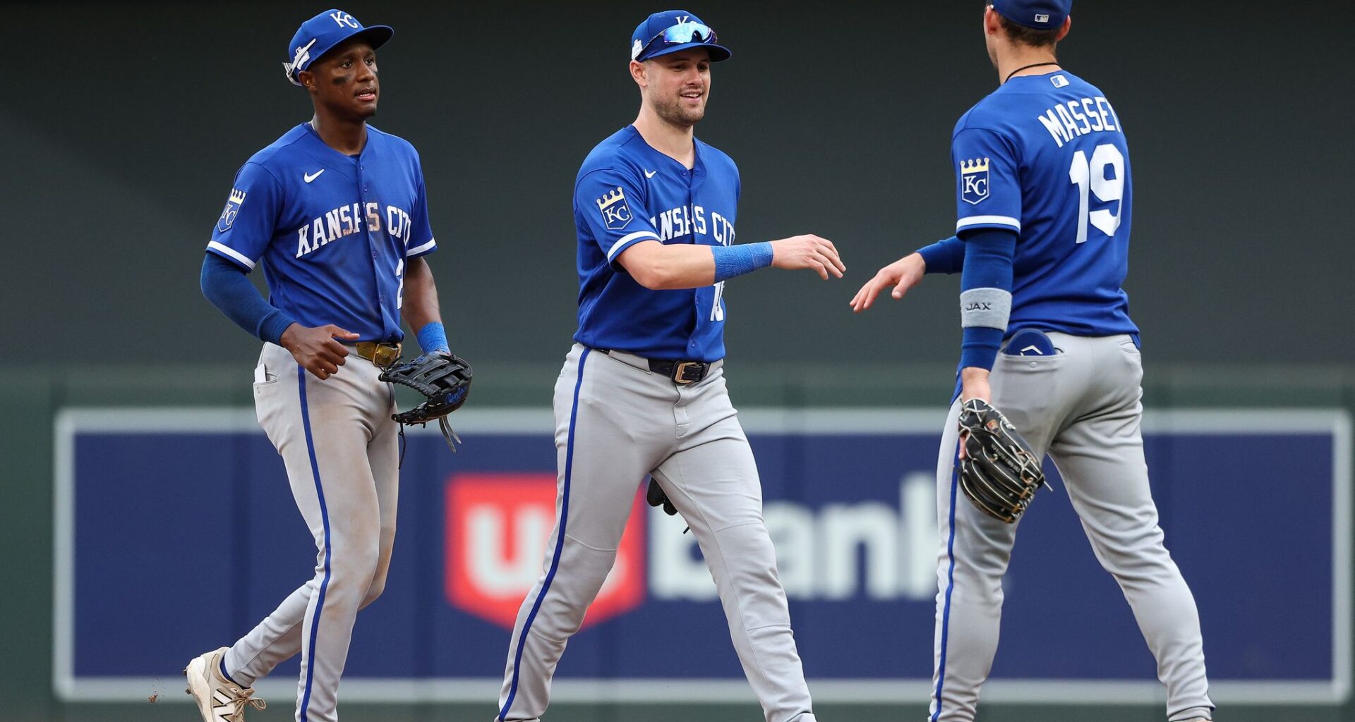 Royals hold off Twins 6-5 after star shortstop Bobby Witt Jr. exits with sore knee