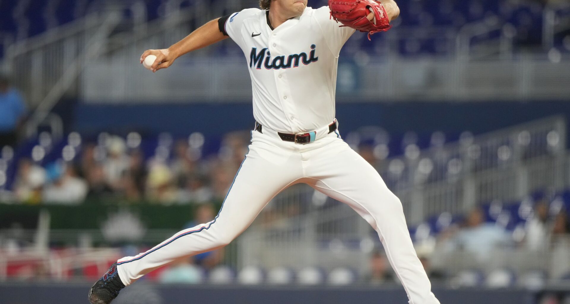 Tyler Phillips earns 1st win of the season in Marlins 2-0 victory over Diamondbacks
