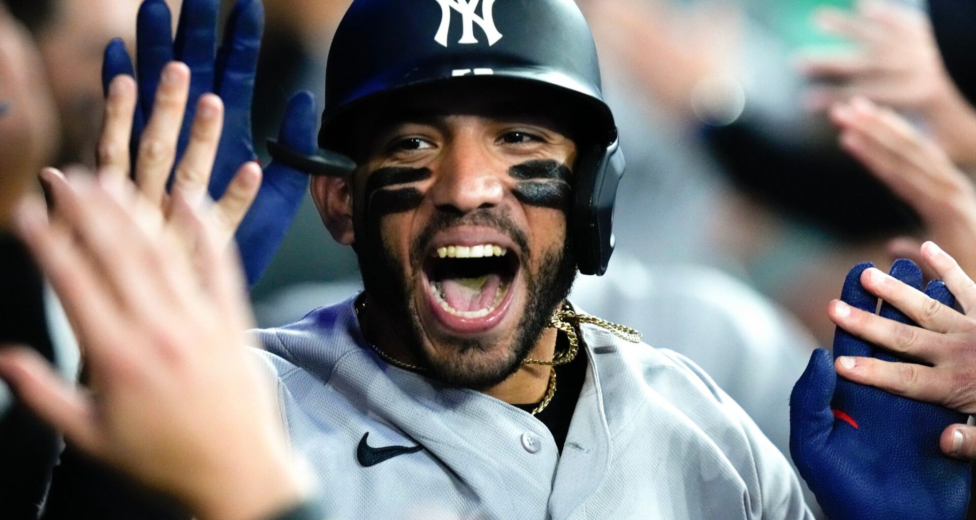 Yankees rally with 5-run 9th inning to beat Blue Jays 8-3