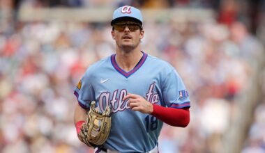 Braves outfielder's bizarre throw allows Mets to score as Atlanta drops series to rivals
