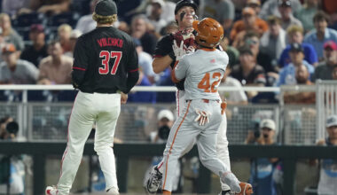 Texas baseball vs Georgia game score: CWS live updates, TV channel