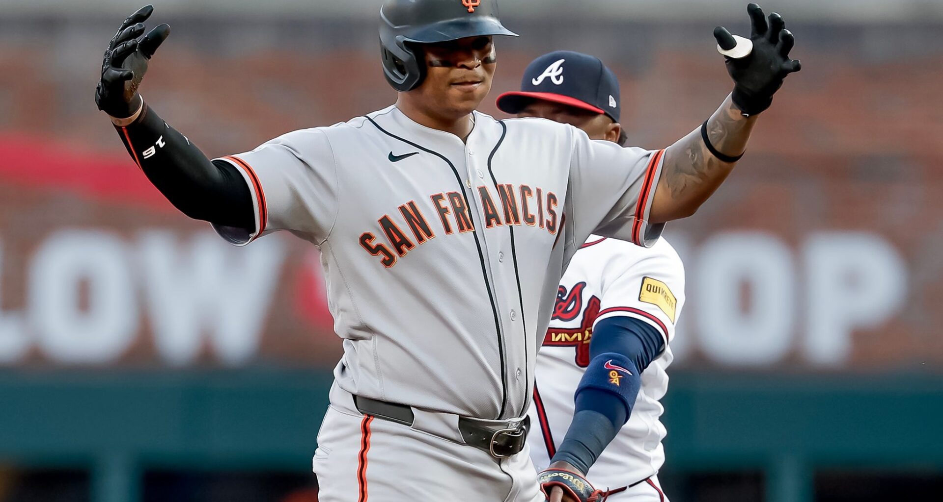 Arraez hits homer and drives in 4 as Whisenhunt and Giants beat Braves 7-5 to sweep doubleheader