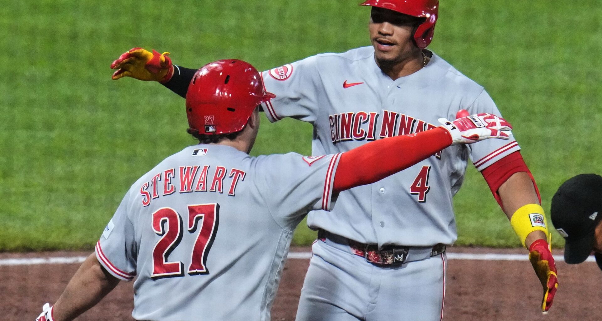 Marte's tiebreaking homer in 8th after 4-run inning against Skenes helps Reds beat Pirates 6-4