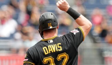 2-RBI days from Henry Davis, Brandon Lowe lead the Pirates to a series win against the Mariners