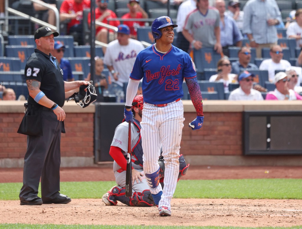 Mets left fielder Juan Soto (22) hits a go-ahead home run during the seventh inning when the New York Mets played the St. Louis Cardinals Thursday, June 11, 2026.