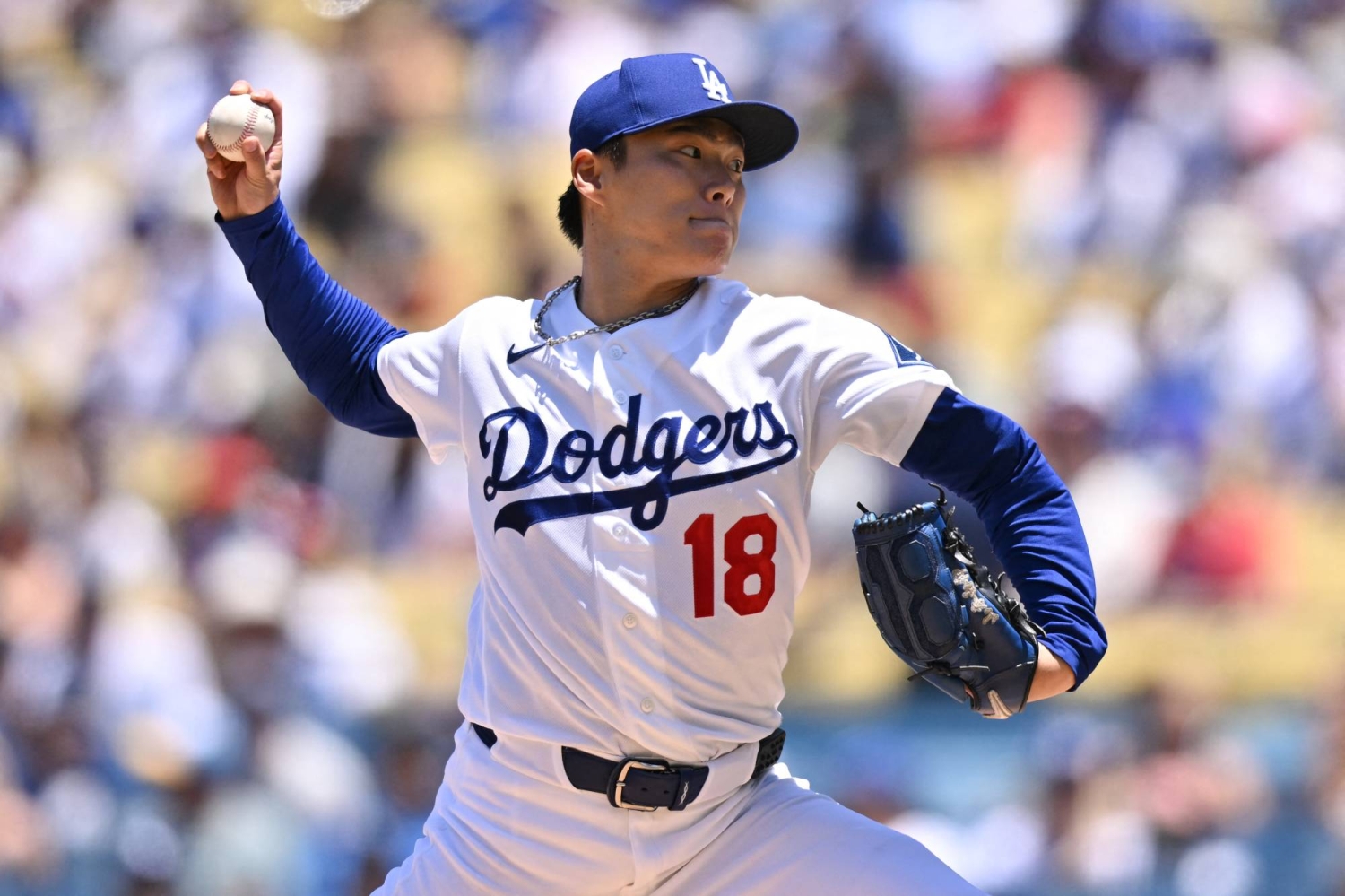Dodgers’ Yoshinobu Yamamoto strikes out 10 in win over Phillies