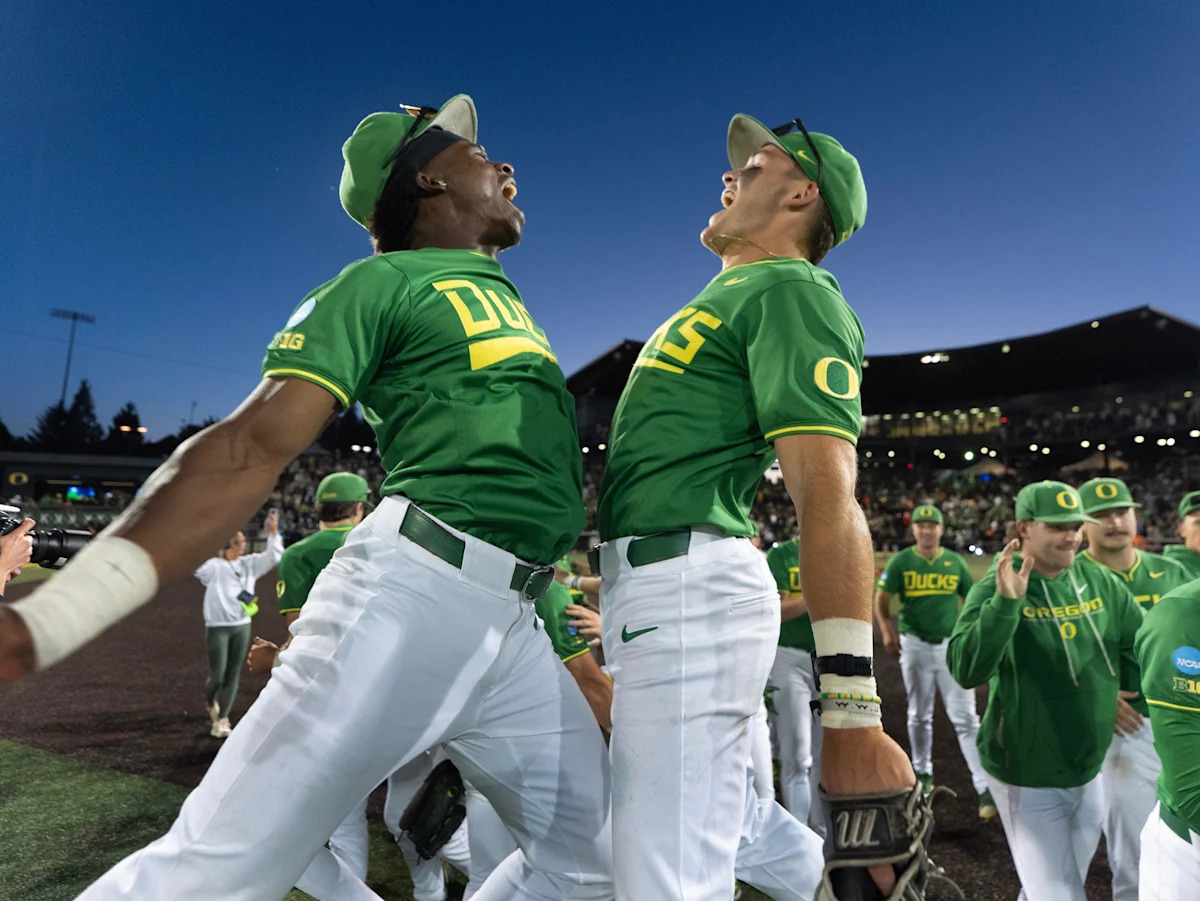 Men’s Baseball: Ducks trample Beavers to win Eugene Regional