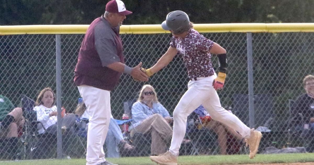 Oskaloosa keeps win streak alive with 8-3 win over Pella | Pella
