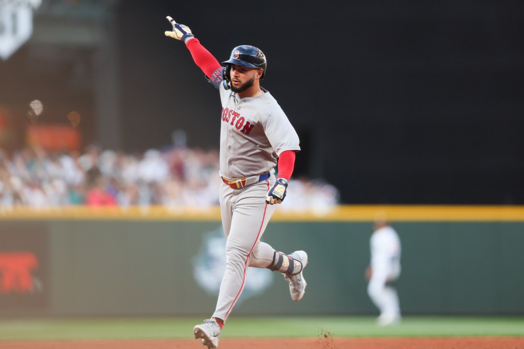Wilyer Abreu's go-ahead home run sparks series-winning Red Sox comeback