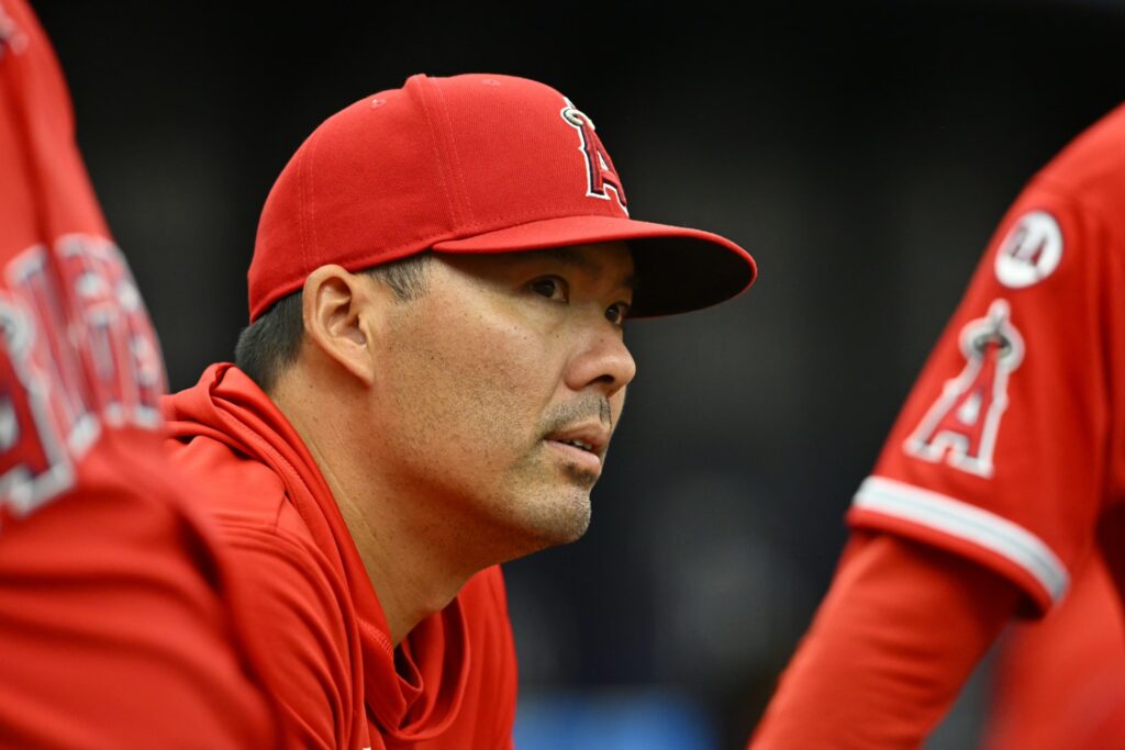 May 31, 2026; St. Petersburg, Florida, USA; Los Angeles Angels manager Kurt Suzuki (8) looks at the scoreboard during the fifth inning against Tampa Bay Rays at Tropicana Field. Mandatory Credit: Pablo Robles-Imagn Images