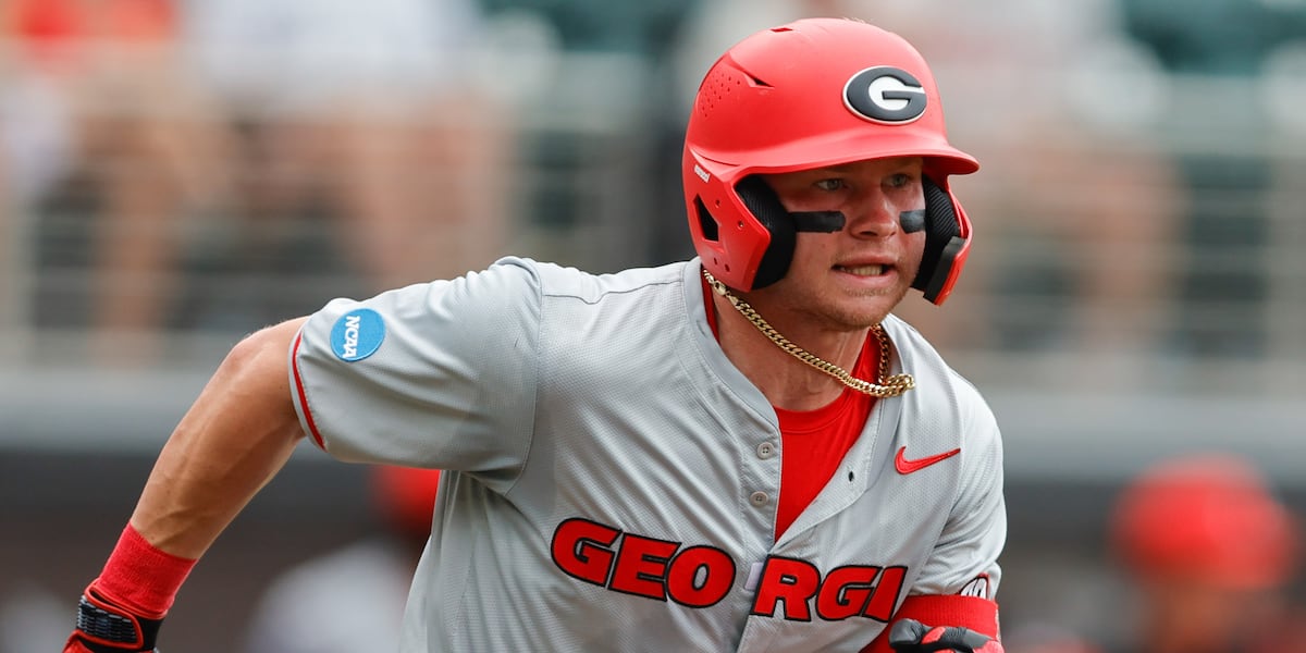 Georgia baseball takes down Texas, advances in College World Series