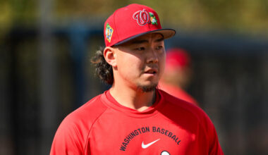 Shinnosuke Ogasawara Signs With NPB’s Yomiuri Giants