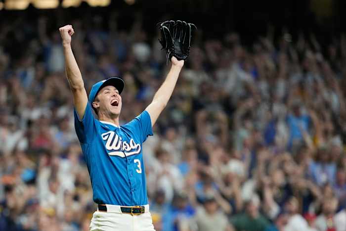 Brewers' Misiorowski dominates Phillies with a 15-strikeout, one-hit complete-game gem