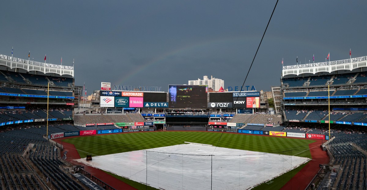 Yankees weather: Yanks, Red Sox in rain delay on Saturday night