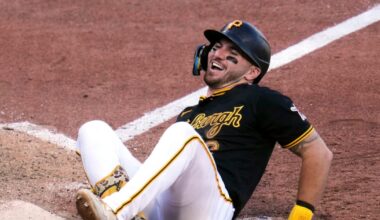 Pirates use 2-out rally to down Marlins, Horwitz gets battle scar