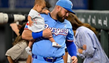 Texas Rangers love their fathers, defeat San Diego Padres