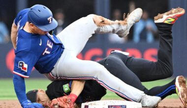 Texas Rangers play it back, hang on to beat Toronto Blue Jays