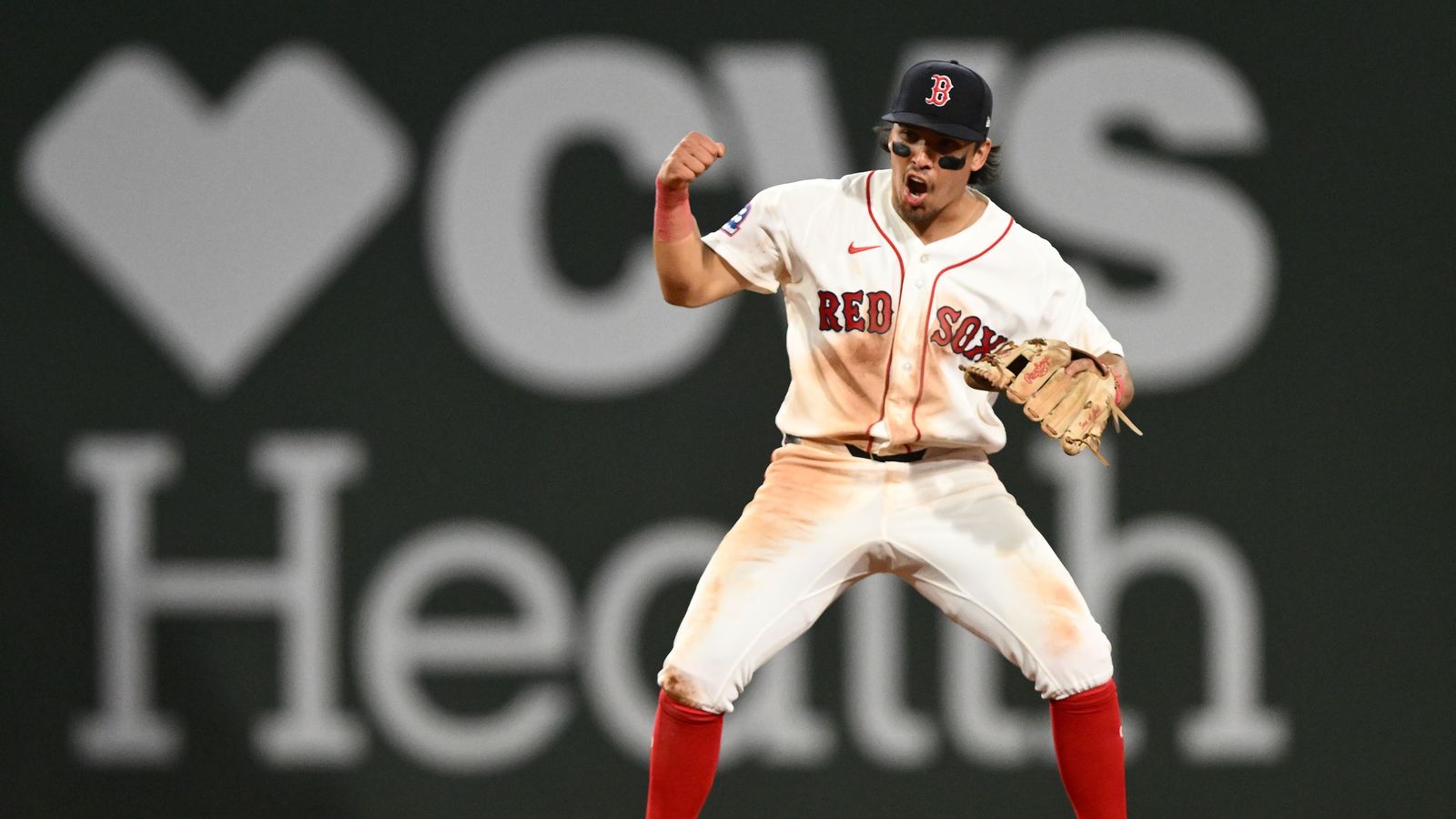 Ranger Suarez, Willson Contreras lead Red Sox to fifth straight win