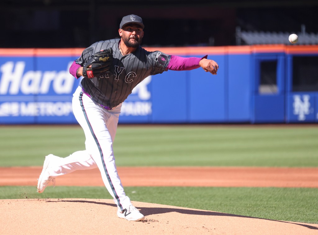 Mets pitcher Sean Manaea (59) pitches in the first inning when the New York Mets played the Atlanta Braves Saturday, June 13, 2026.