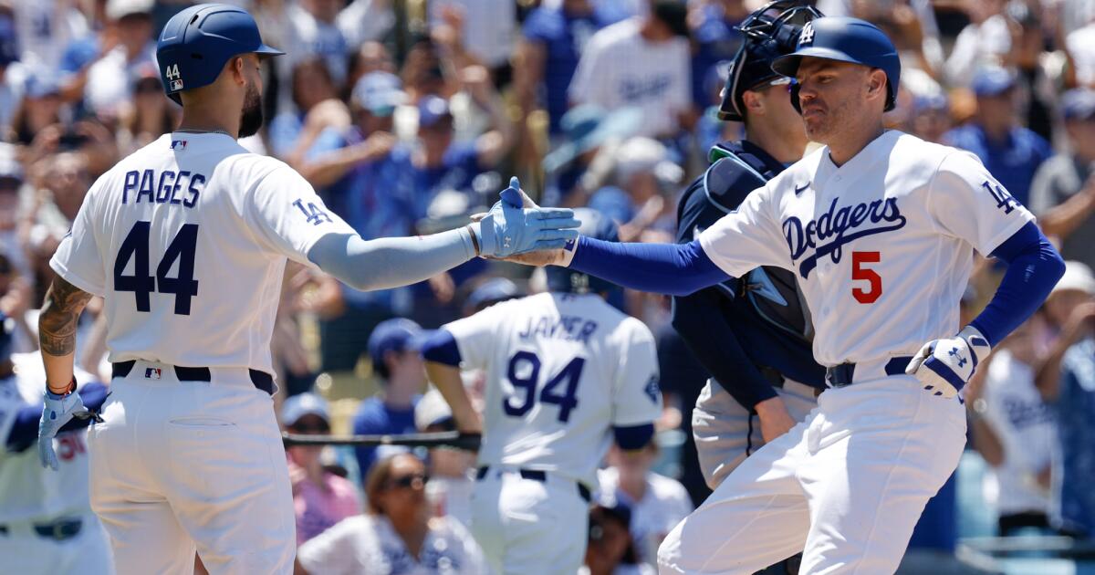 Freddie Freeman's two-run homer helps Dodgers complete sweep of Rays