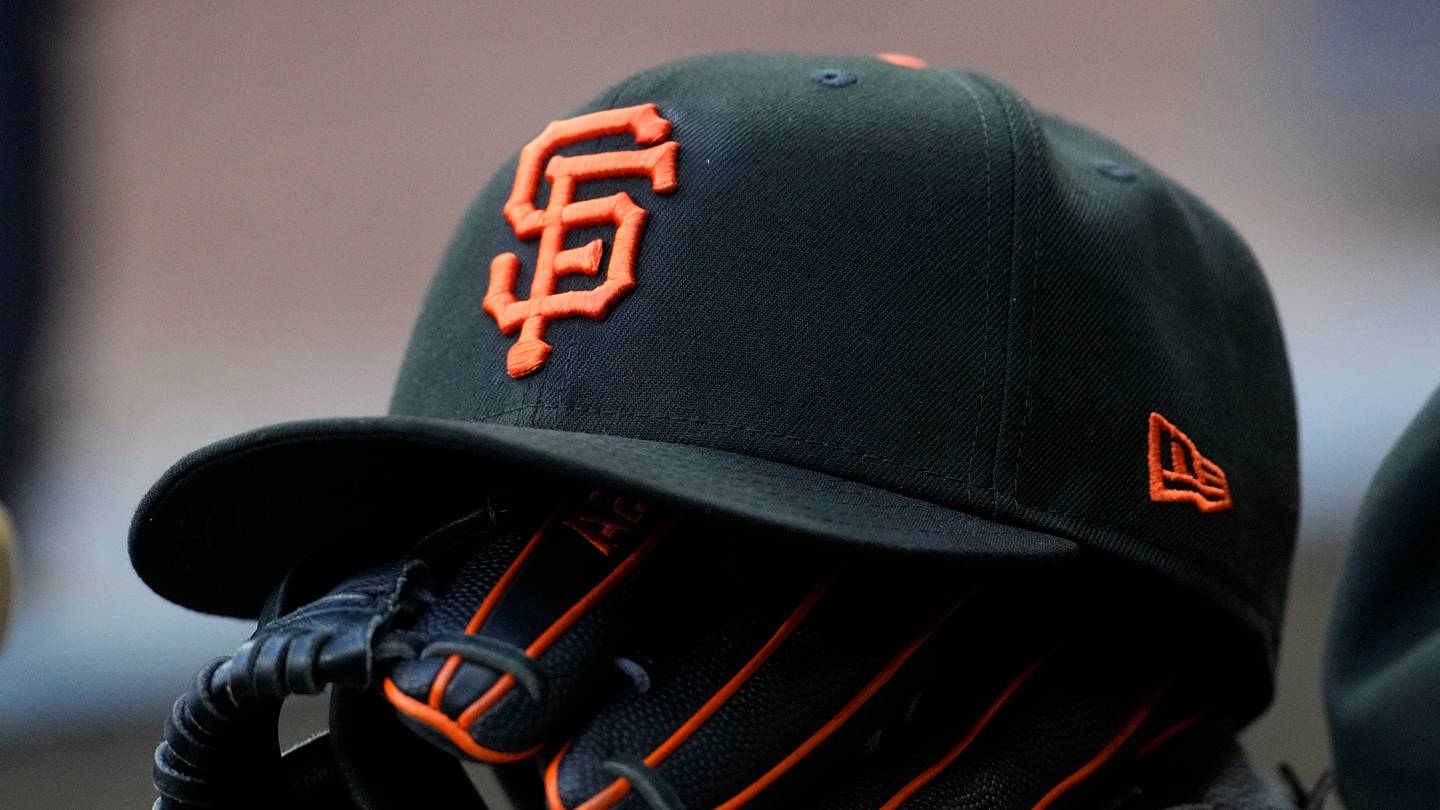 SF Giants Slugger Seen as a Potential Backup Plan for Rays at Trade Deadline