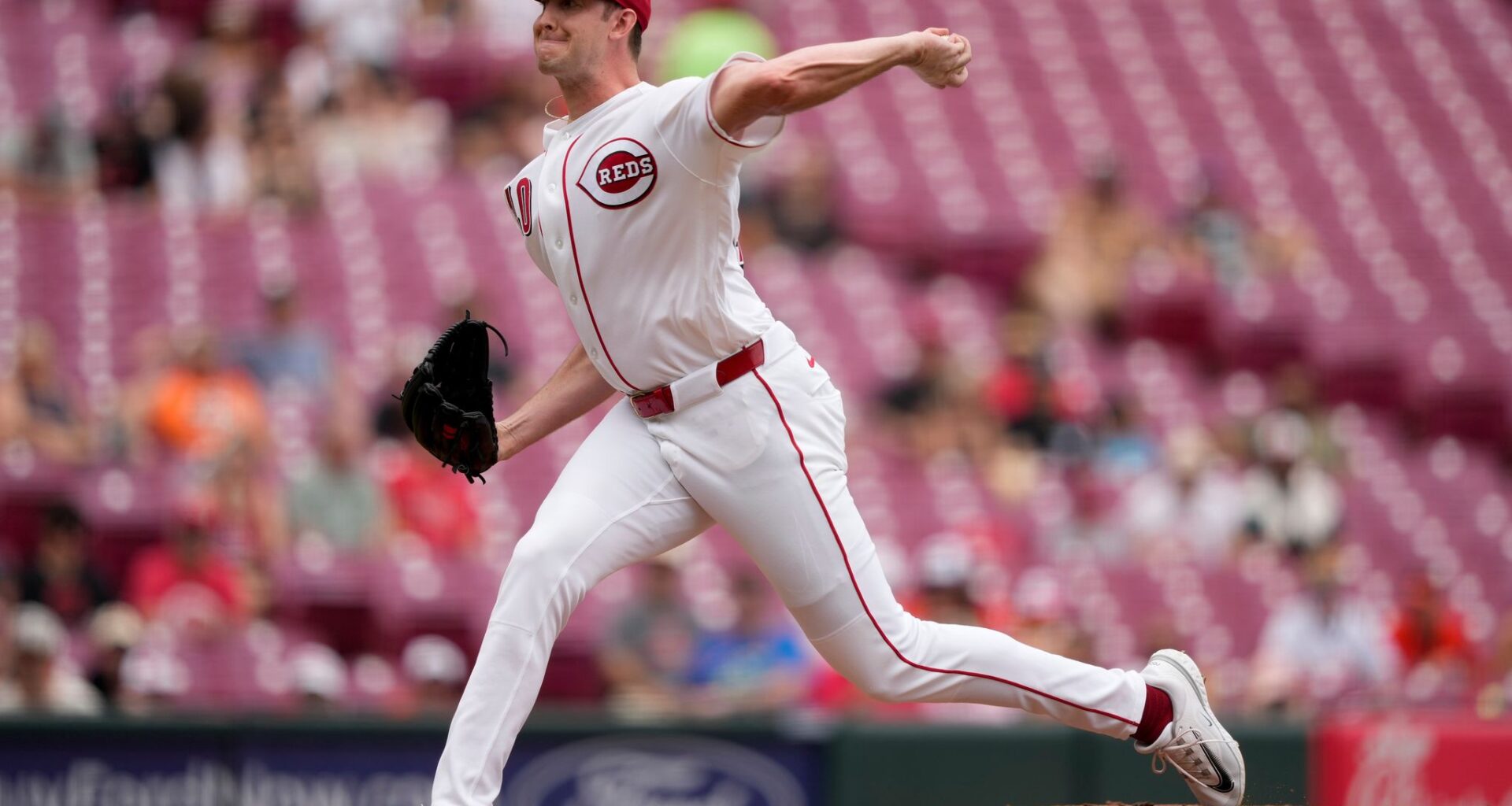 Steer homers and Lodolo shuts down Orioles, Reds win 3-2 to avoid sweep
