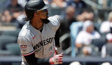 Twins center fielder Byron Buxton leaves game against Yankees with a hip injury