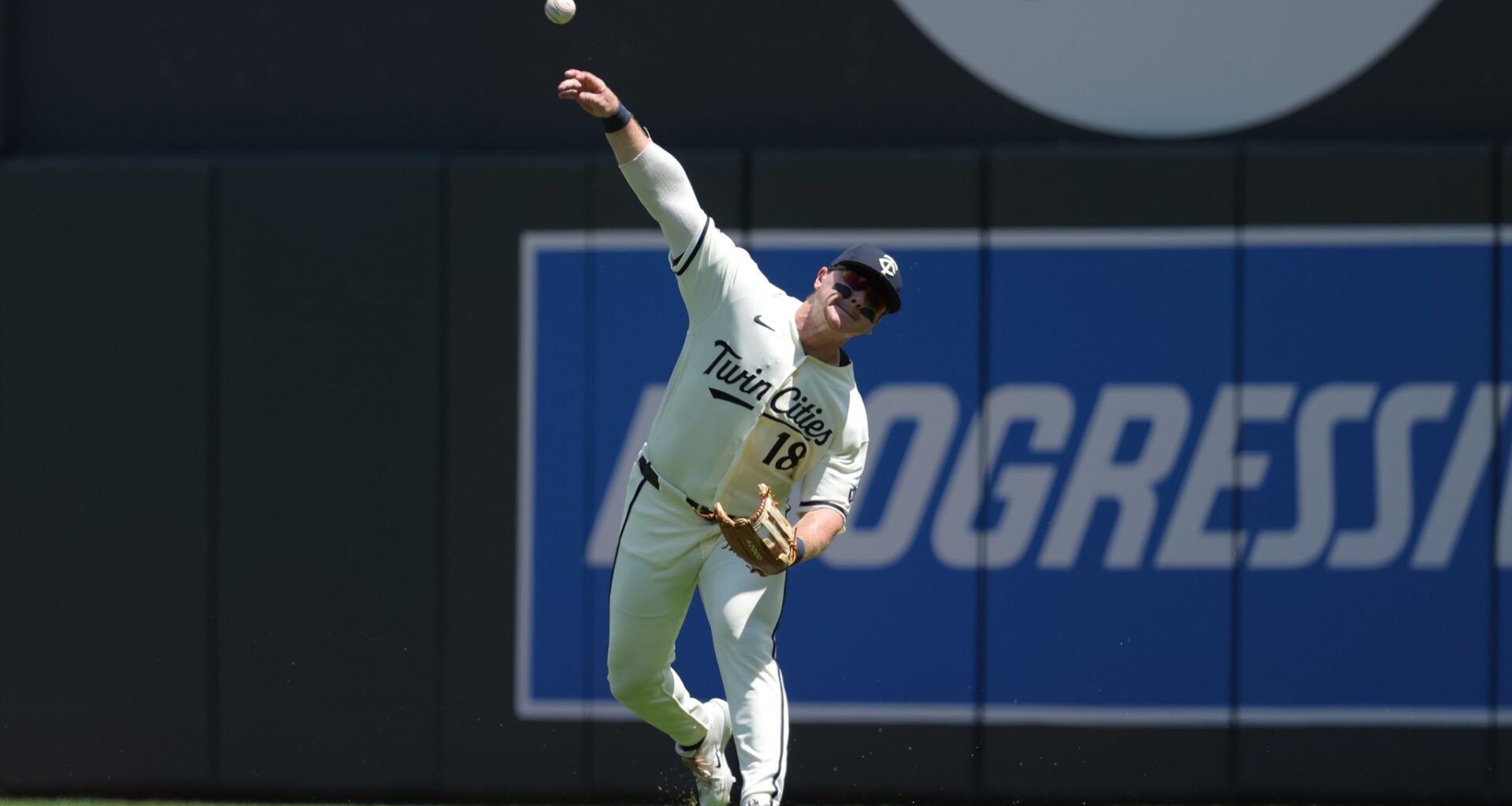 Royce Lewis homers, doubles to lead Twins over Angels 5-3