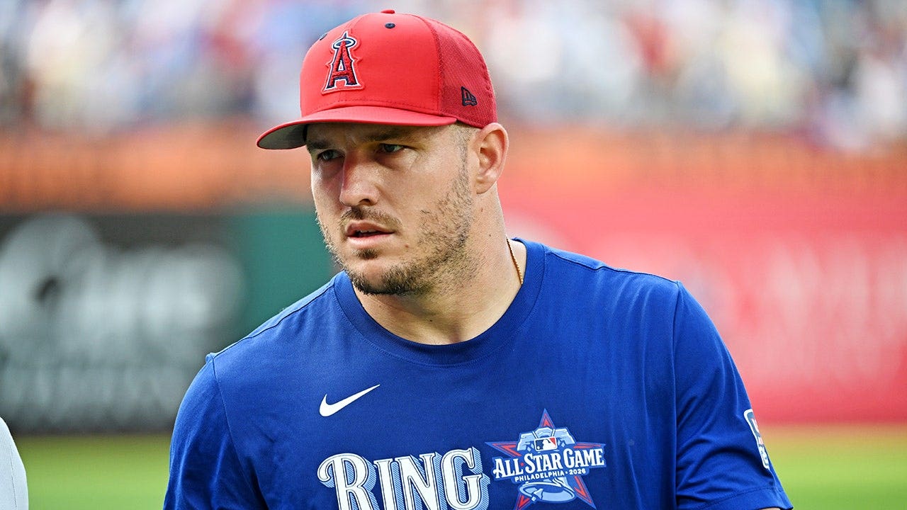 Mike Trout says he won't request a trade from the Angels amid drought