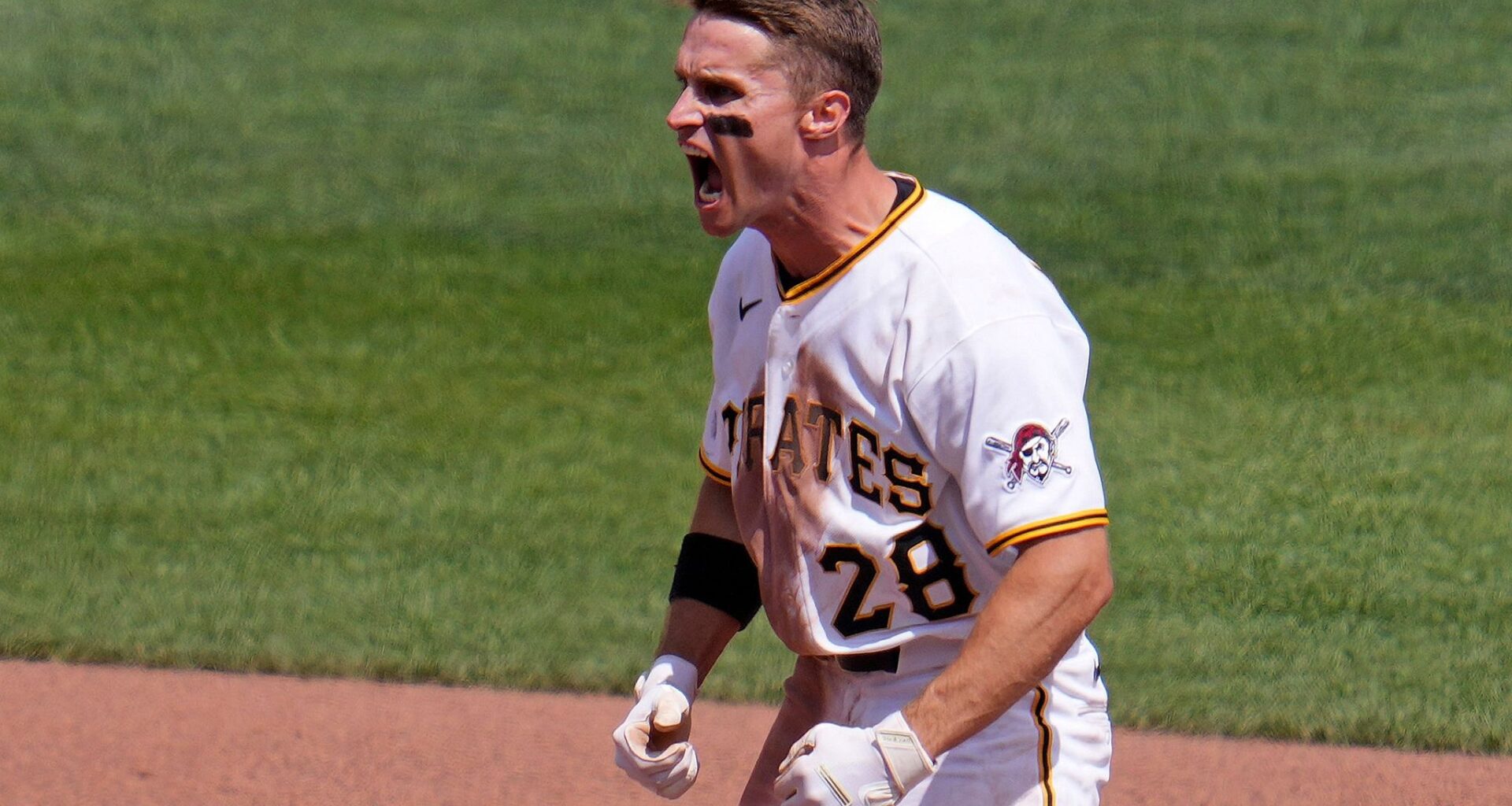 Pirates center fielder Jake Mangum scratched in night game vs. Yankees because of foot discomfort