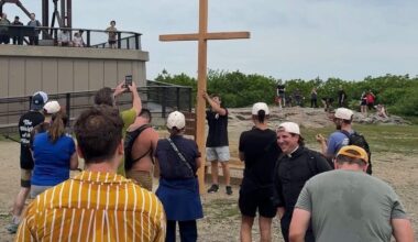 Former college baseball player Noah Hajdu hikes, carries cross up Massachusetts mountain to honor Christ
