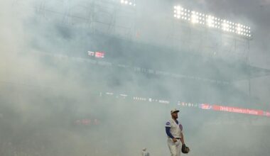 Cubs fans sing `Take Me Home, Country Roads' during fog delay at Wrigley Field | Sports