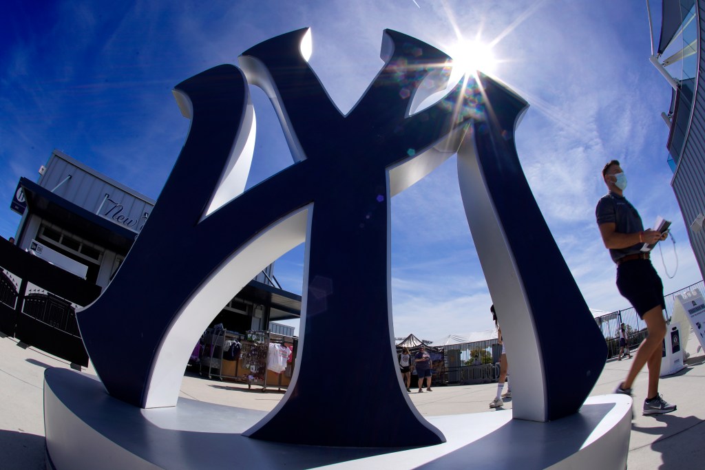Yankees take Arkansas lefty Hunter Dietz in 2026 MLB Draft