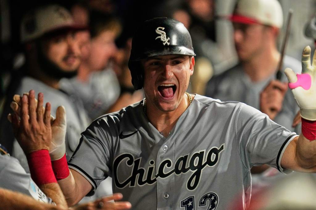 Start of Sunday's Chicago White Sox game delayed by rain