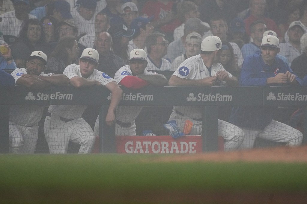 Chicago Cubs lose to St. Louis Cardinals at foggy Wrigley Field