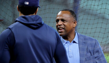 Astros Notes: Outfielders, Payroll, Red Sox, Hennigan
