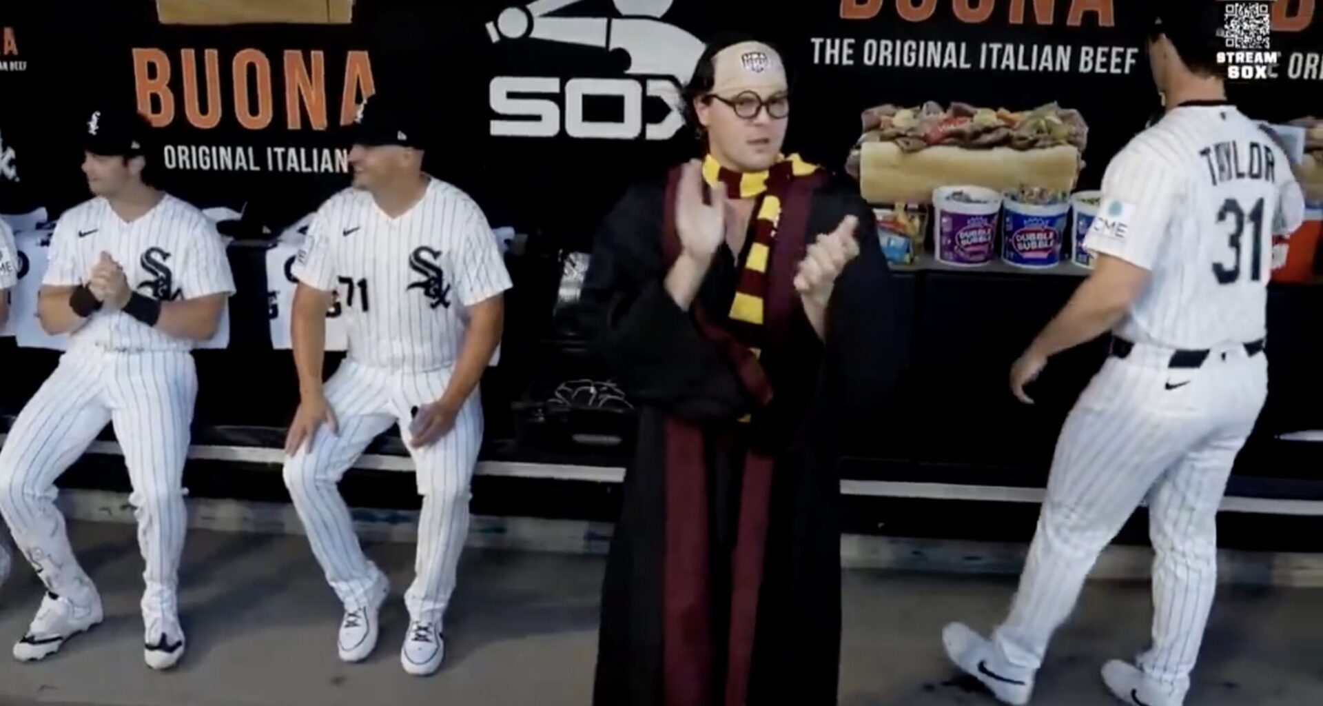 White Sox broadcast addresses player's costume